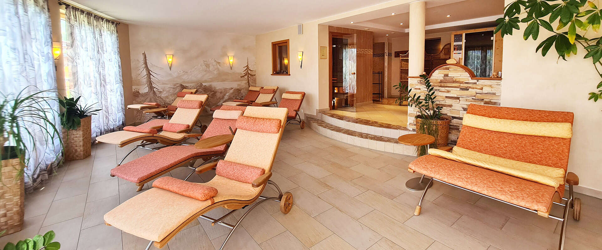 Wellnessbereich mit Ruheraum im Hotel Sonnenheim in Fiss