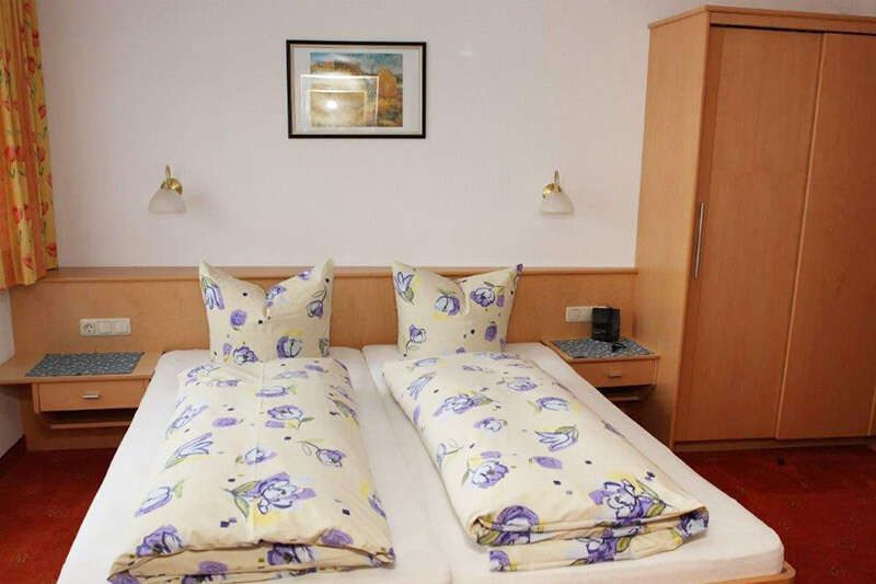 Double room north with double bed in the Hotel Sonnenheim