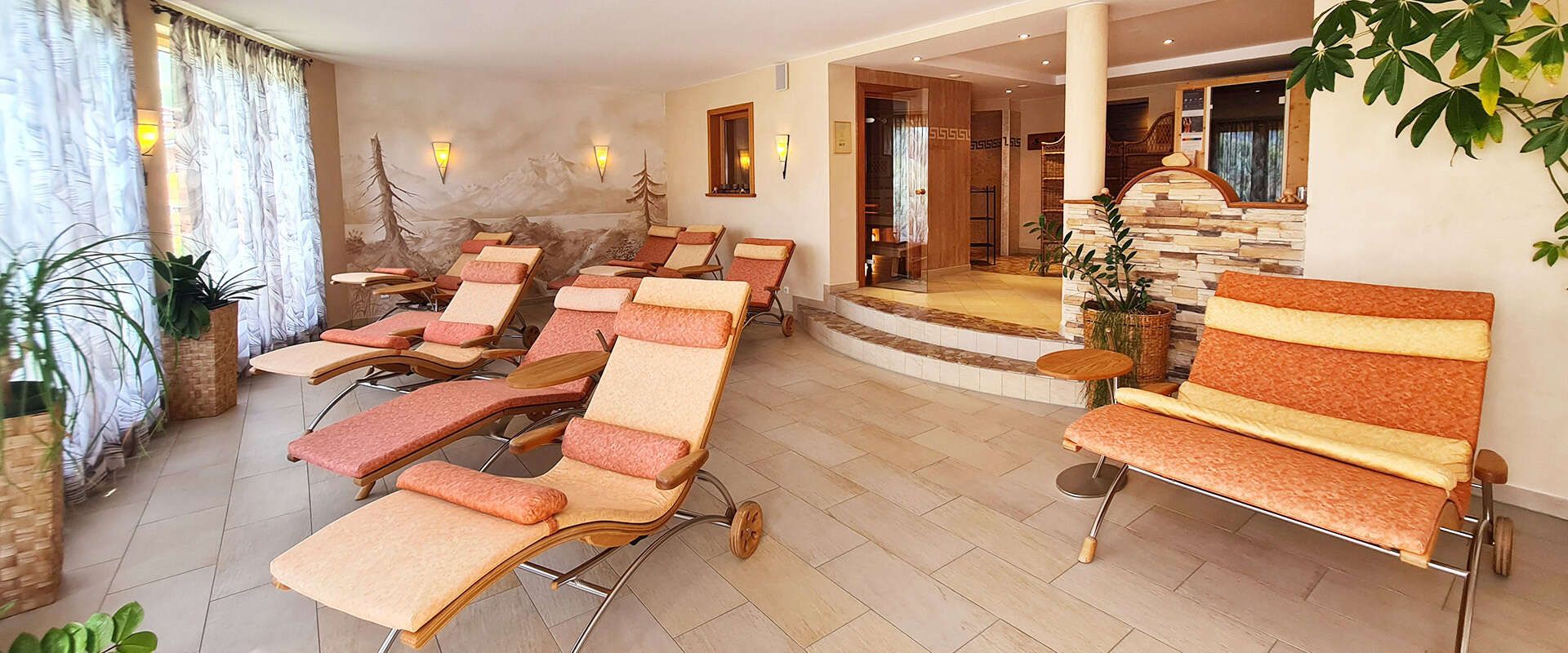 Wellness area with relaxation room at Hotel Sonnenheim in Fiss