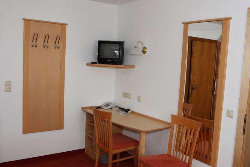 Double room north with desk in the Hotel Sonnenheim