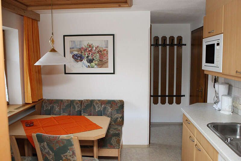 Appartement 321 mit Wohnraum und Küche im Hotel Garni Sonnenheim