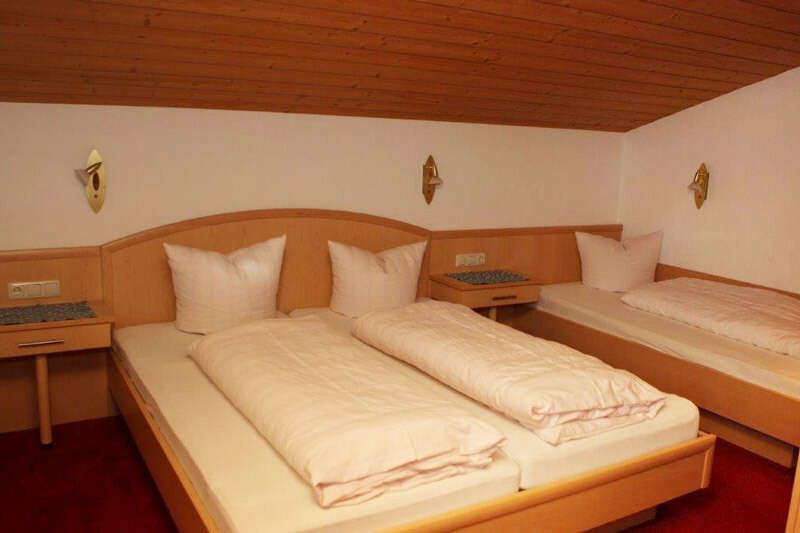 Triple room in holiday apartment 321 in the Hotel Garni Sonnenheim Fiss